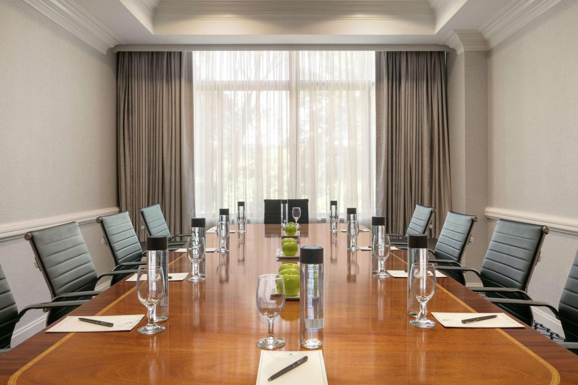 Hotel Embassy By Hilton Philadelphia Valley Forge