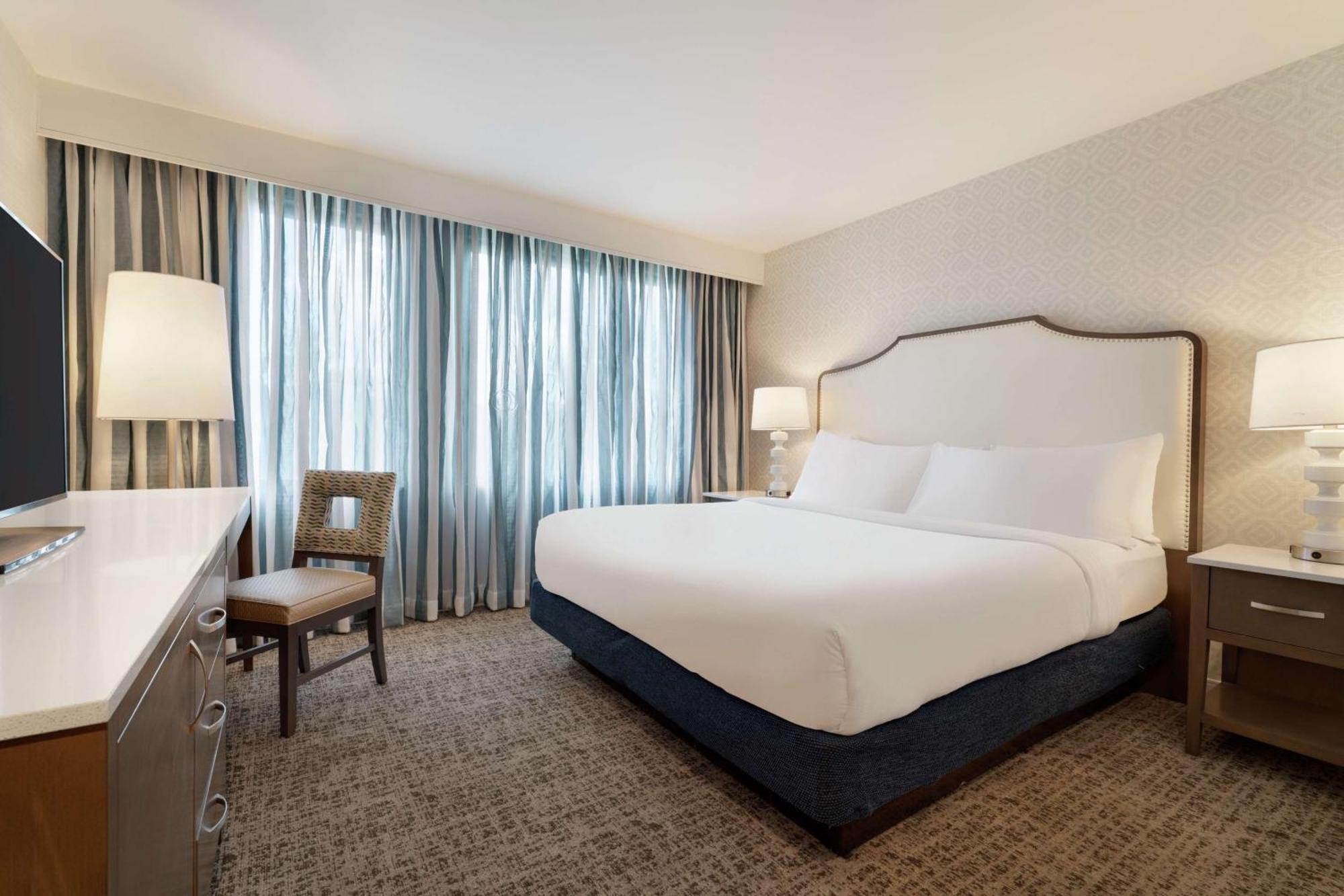 Hotel Embassy By Hilton Philadelphia Valley Forge 3*