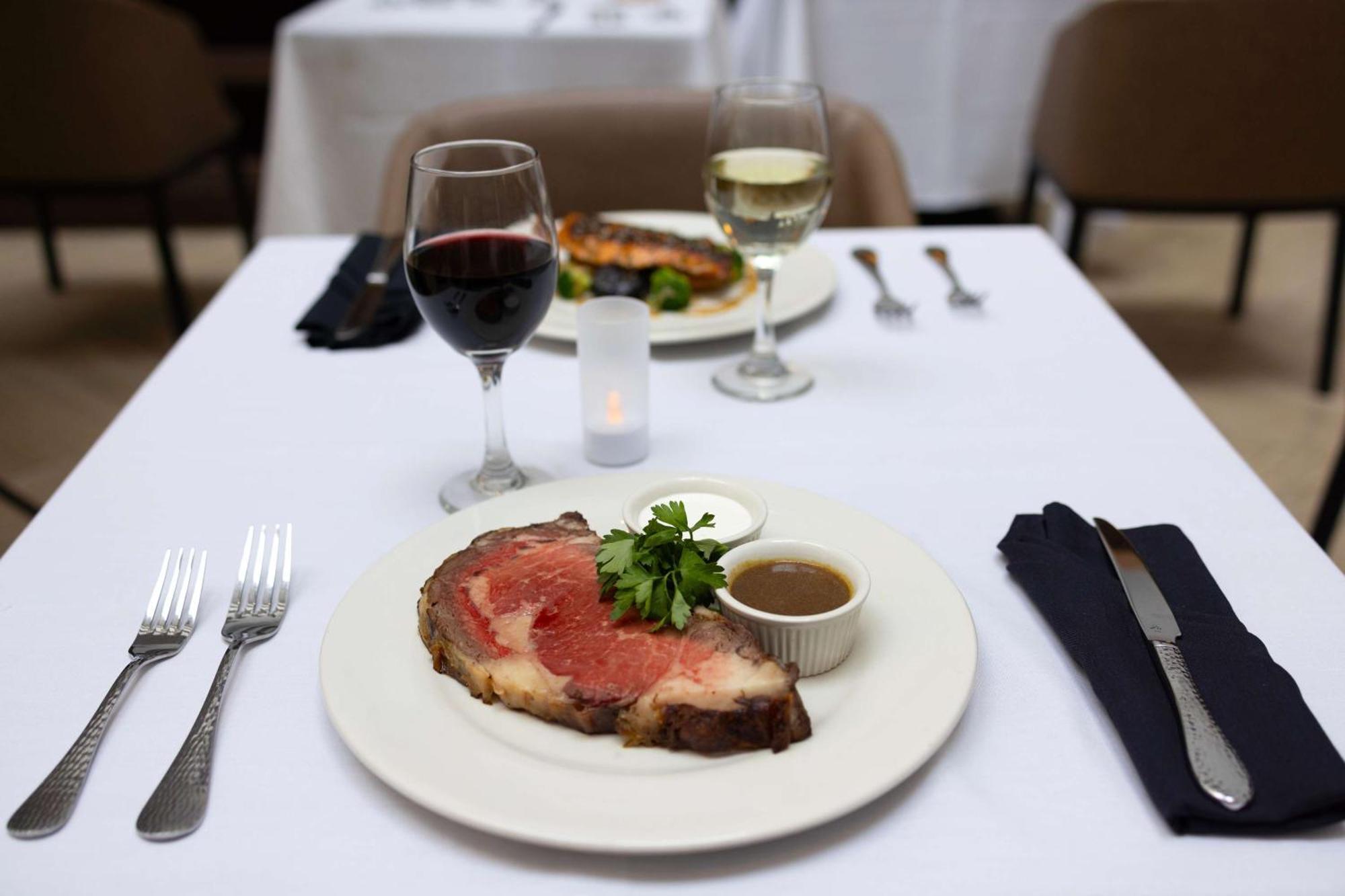 Hotel Embassy By Hilton Philadelphia Valley Forge 3*