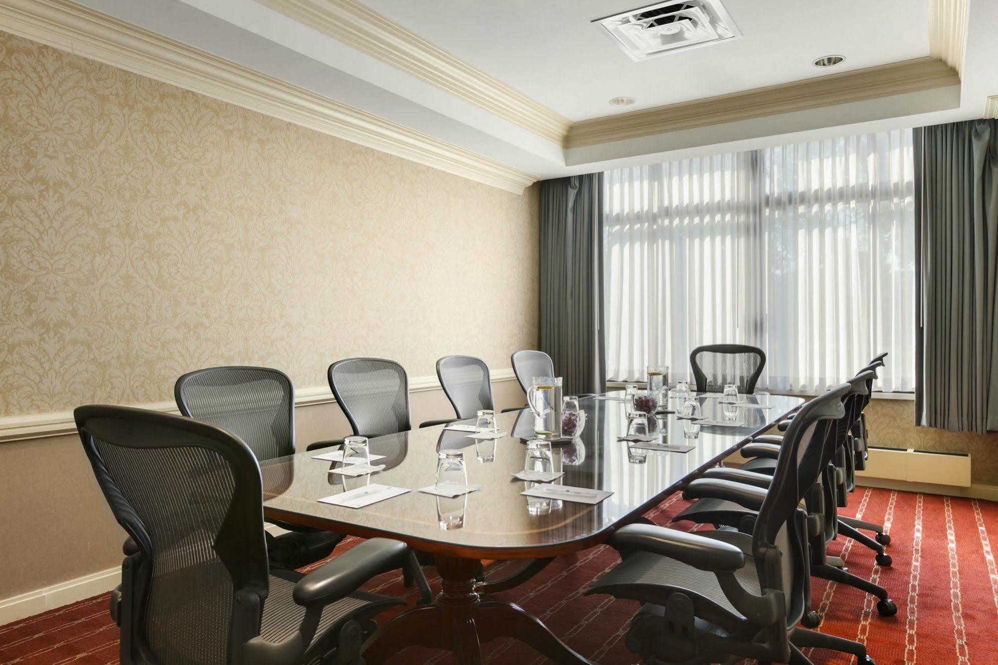Embassy By Hilton Philadelphia Valley Forge Hotel 3*